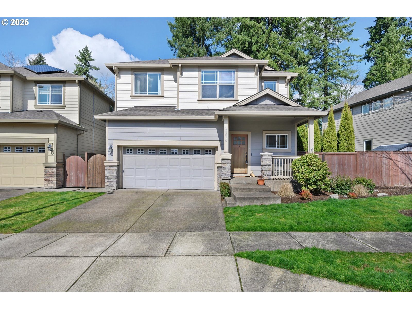 Property Photo: 28575 Greenway Dr OR 97070