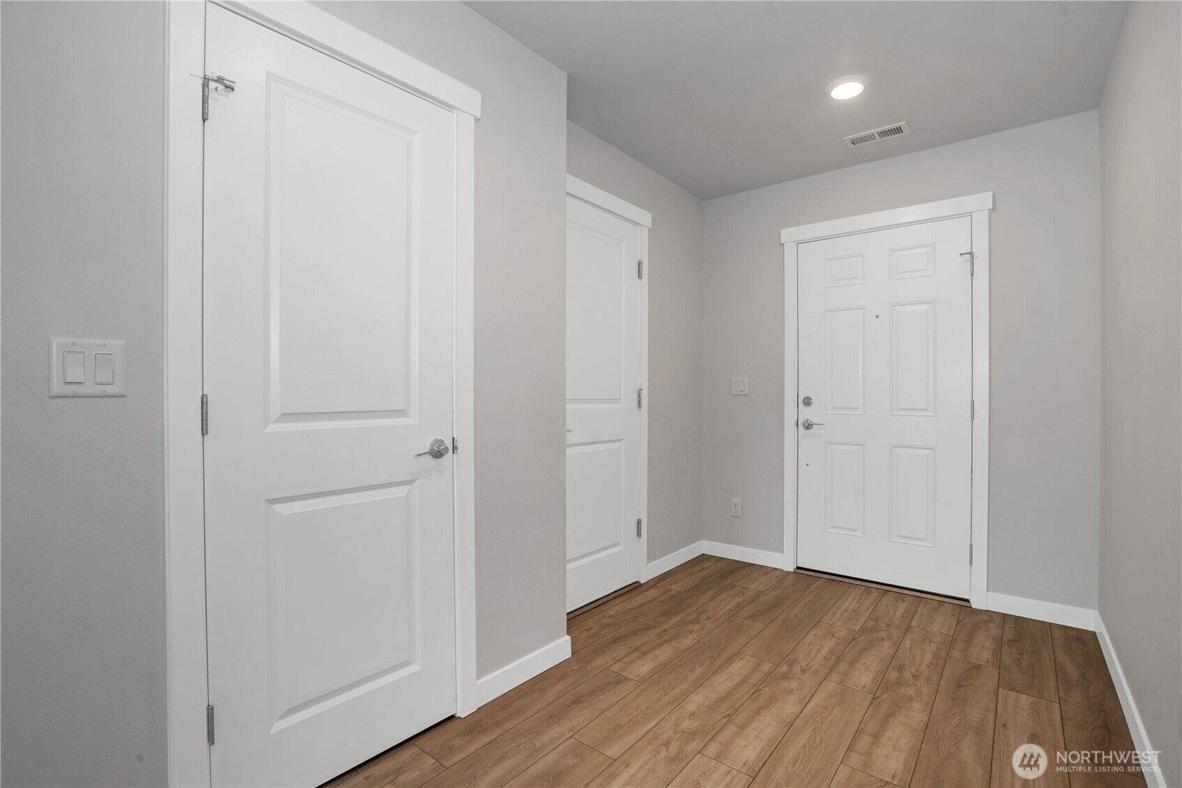 Property Photo: 915 Vine Maple Street SE WA 98503