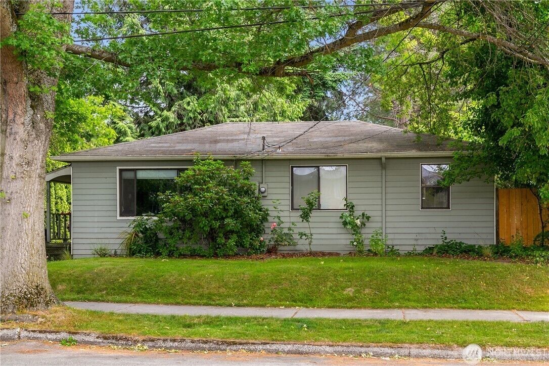 Property Photo:  6508  103rd Avenue NE  WA 98033 