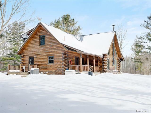 Property Photo: 6613 Black River Drive MI 48032