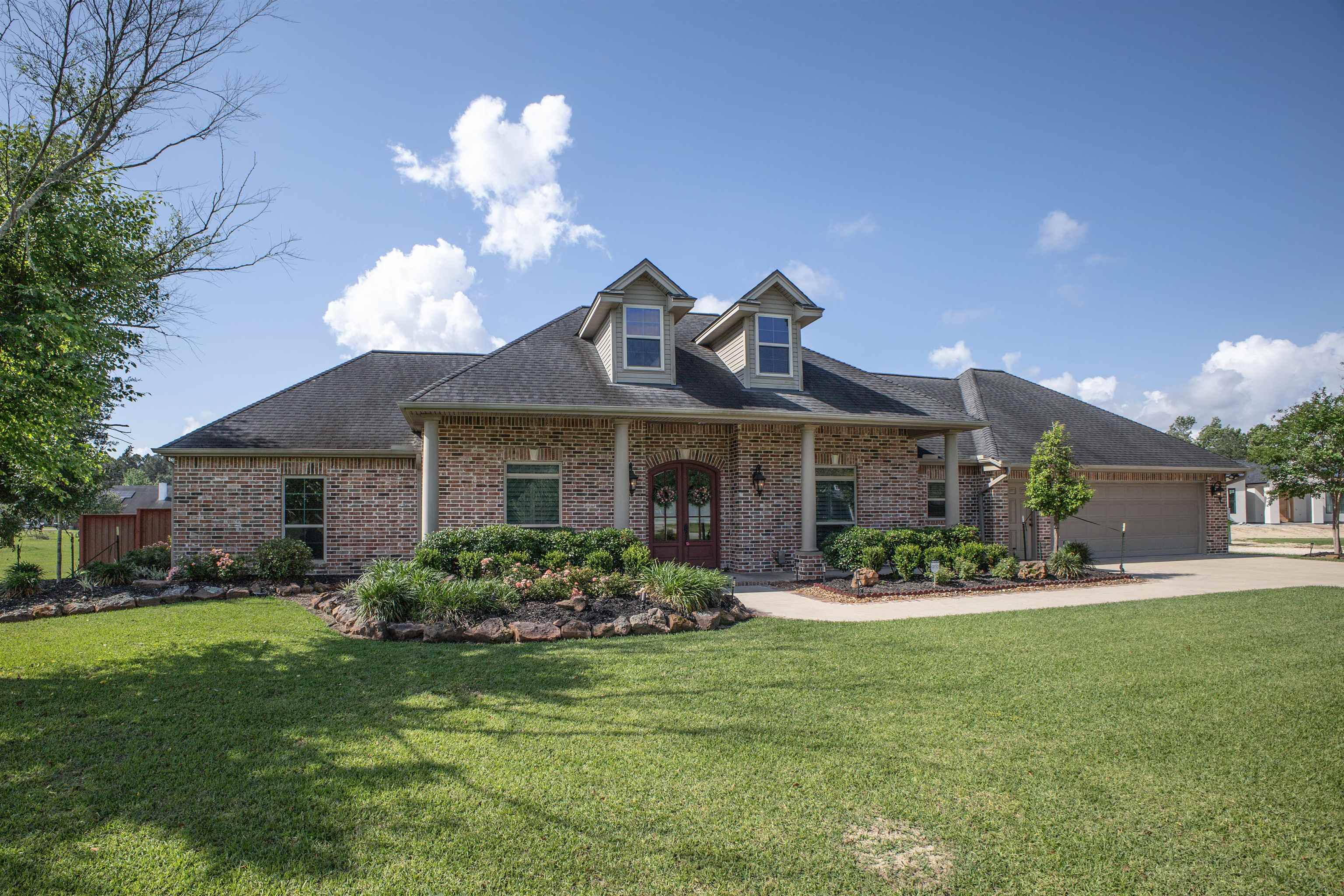 Property Photo:  9215 Parkwood  TX 77630 