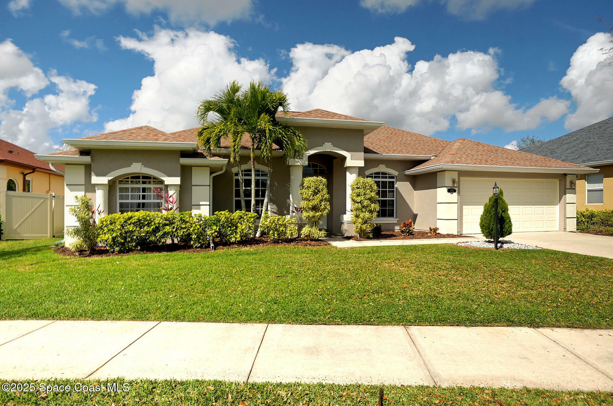 Property Photo: 1428 Tipperary Drive FL 32940