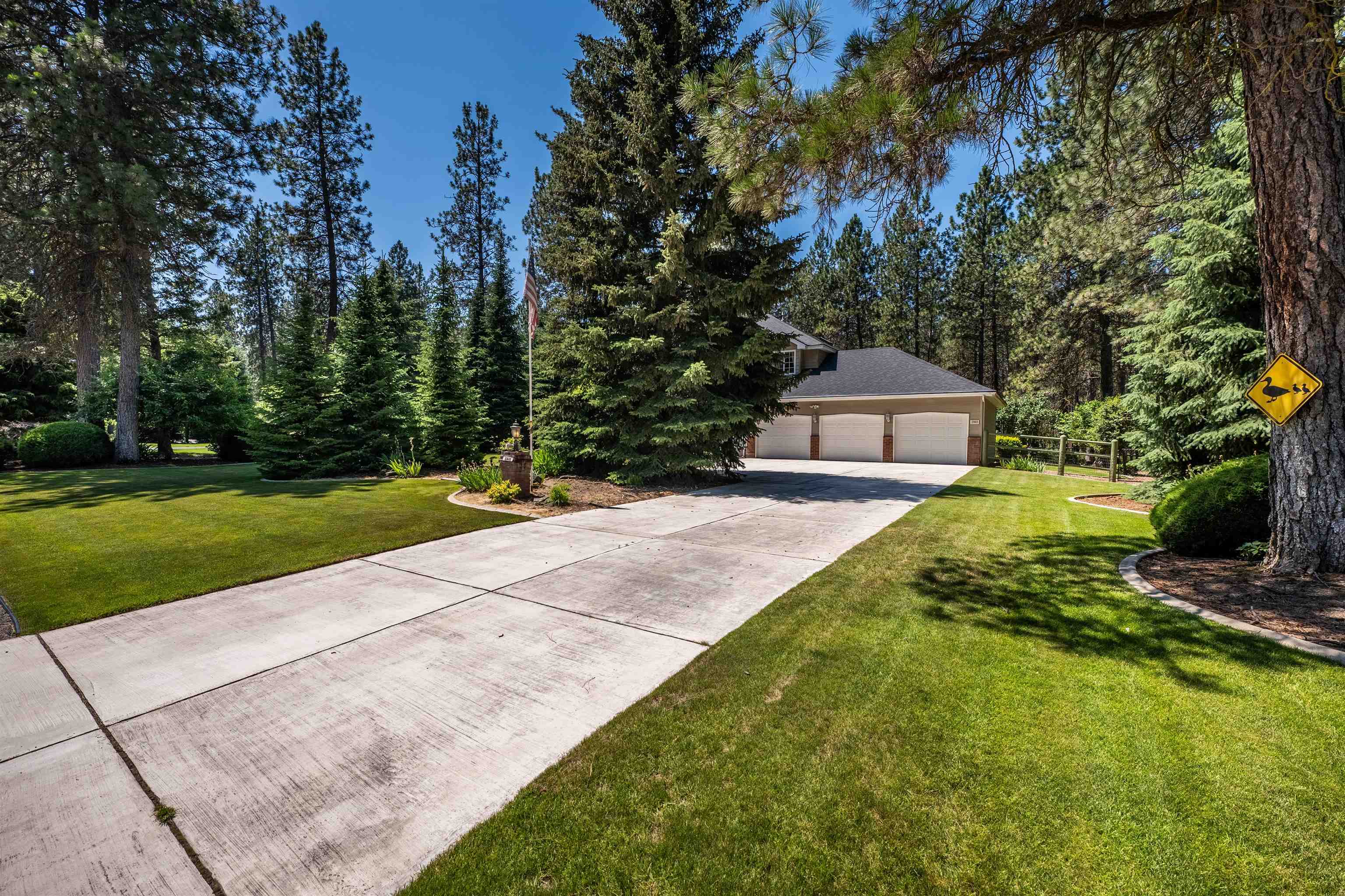 Property Photo:  17611 N Saddle Hill Rd  WA 99005 