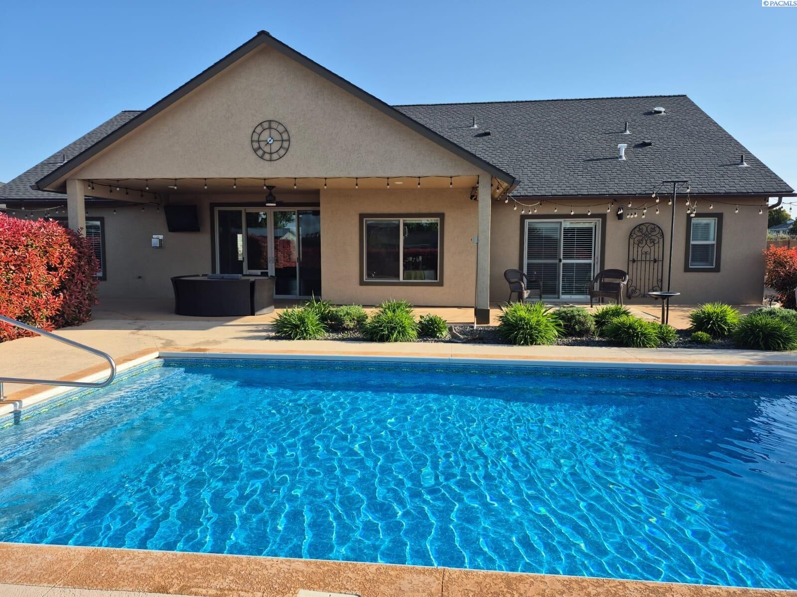 Property Photo:  7813 Agate Ct  WA 99301 