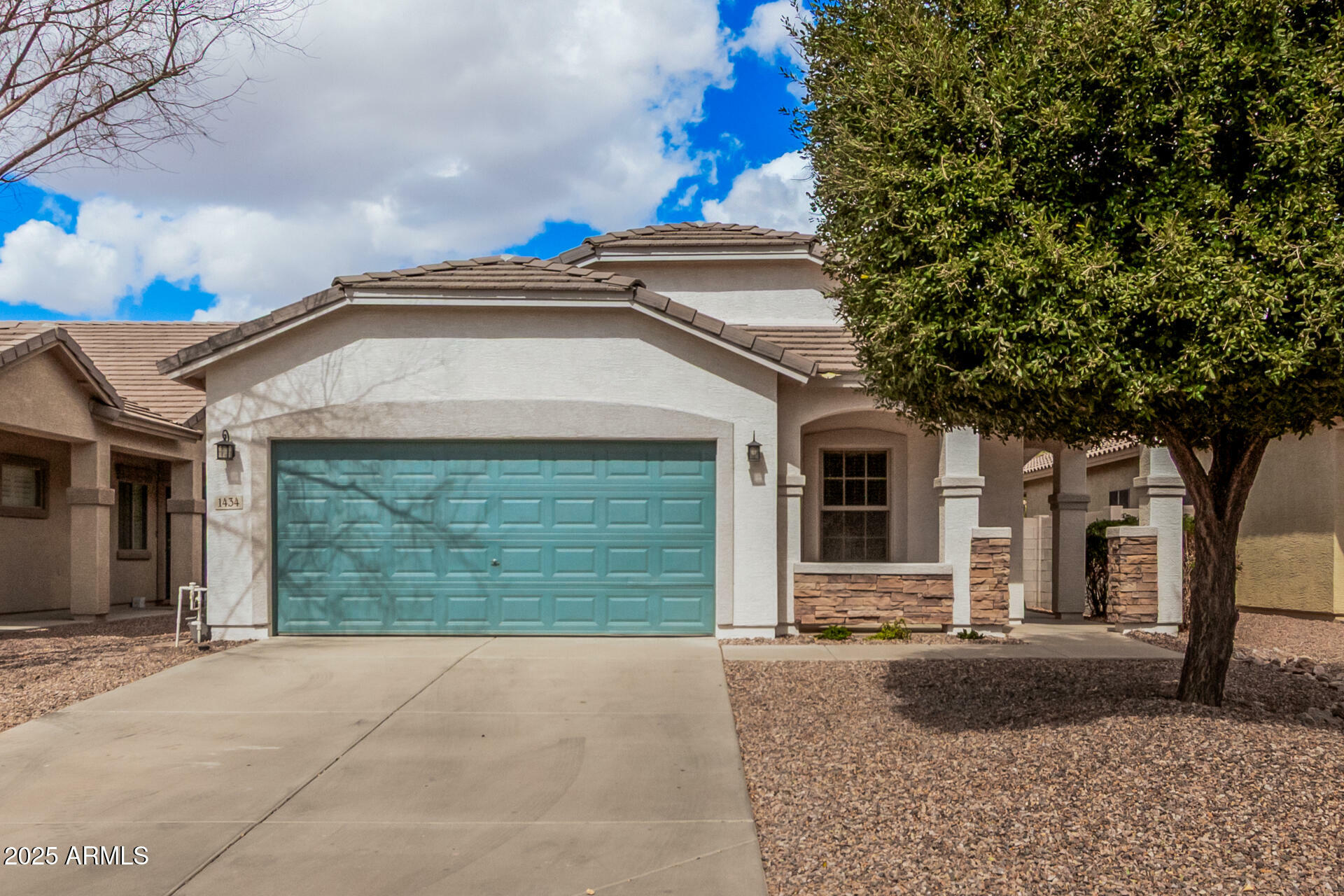 Property Photo:  1434 W Brangus Way  AZ 85143 