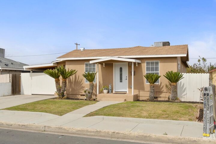 Property Photo: 1532 3rd Street CA 93280