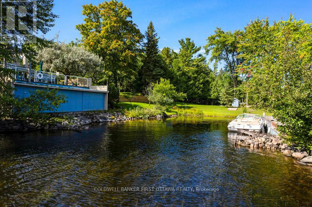 Property Photo: 150 Dewolfe Street ON K7S 3G7