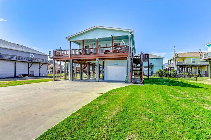 Property Photo: 965 Mary Lynn TX 77650