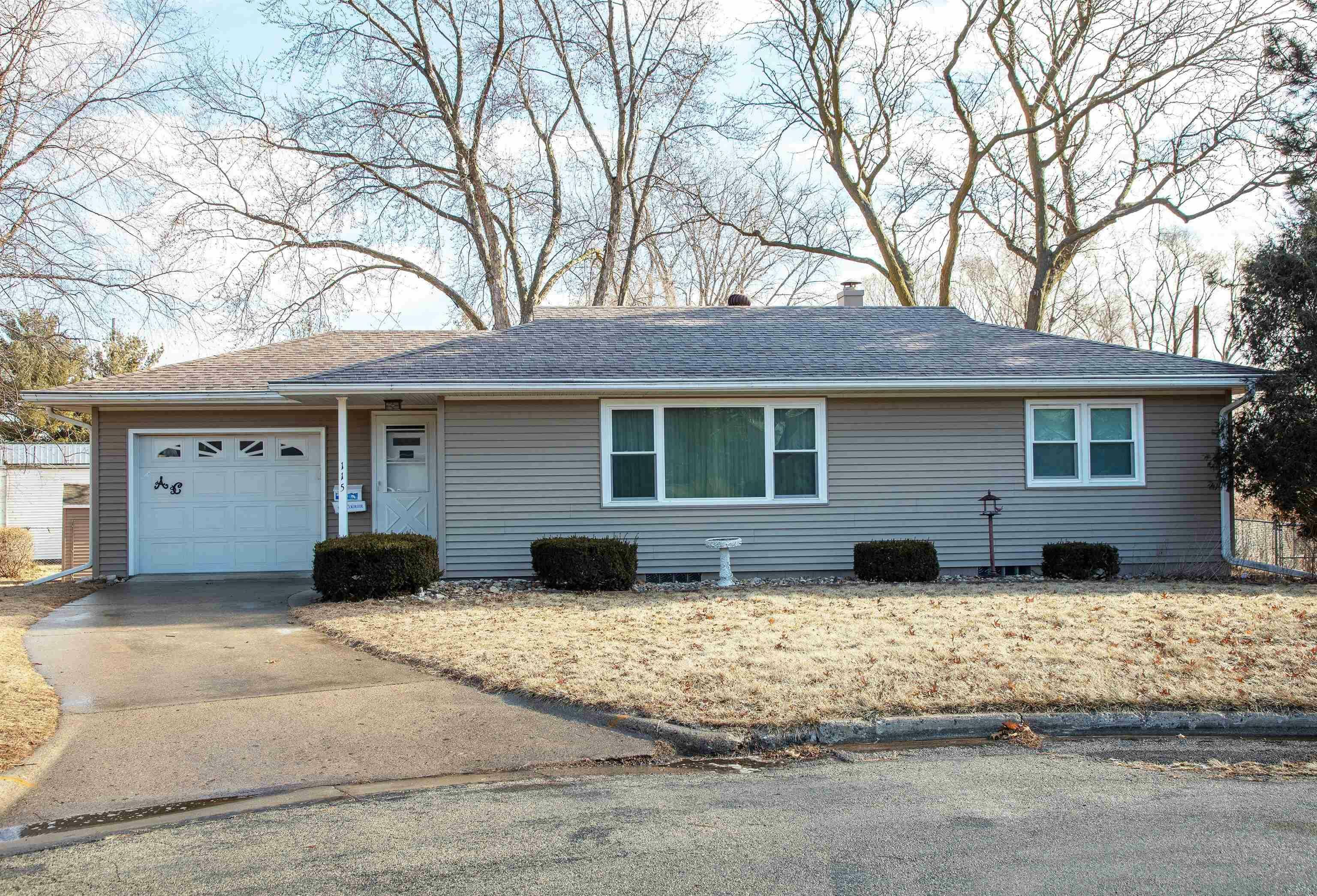 115 SW Iowa Court  Waverly IA 50677 photo