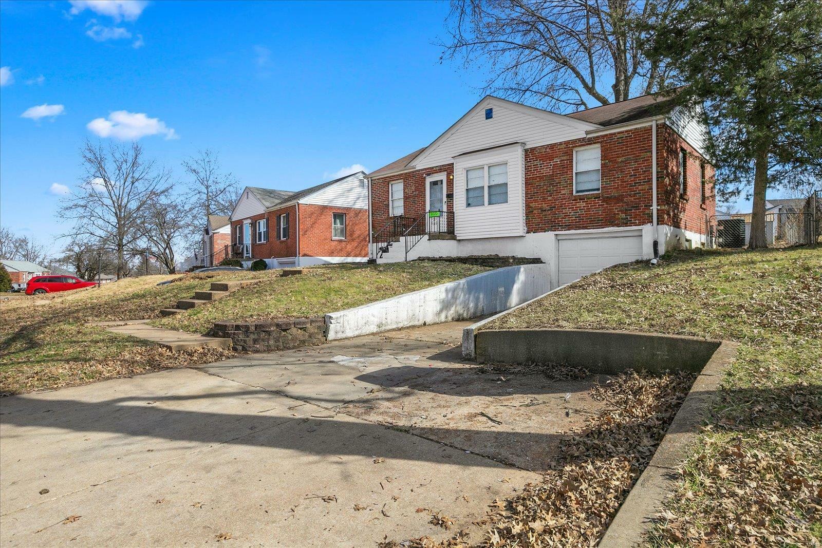 Property Photo:  9020 Southview Lane  MO 63123 