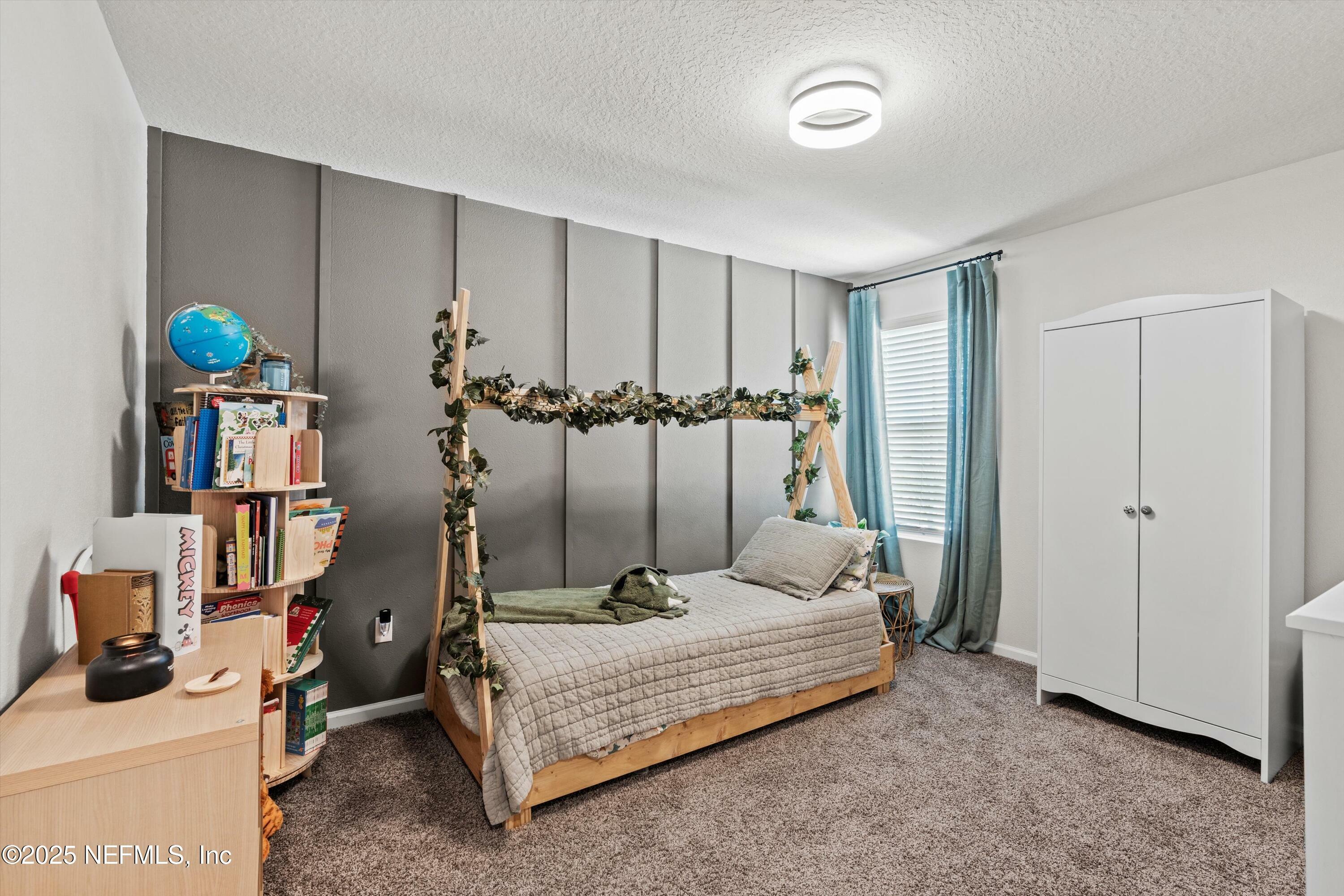 Property Photo:  847 Capitol Parkway  FL 32218 