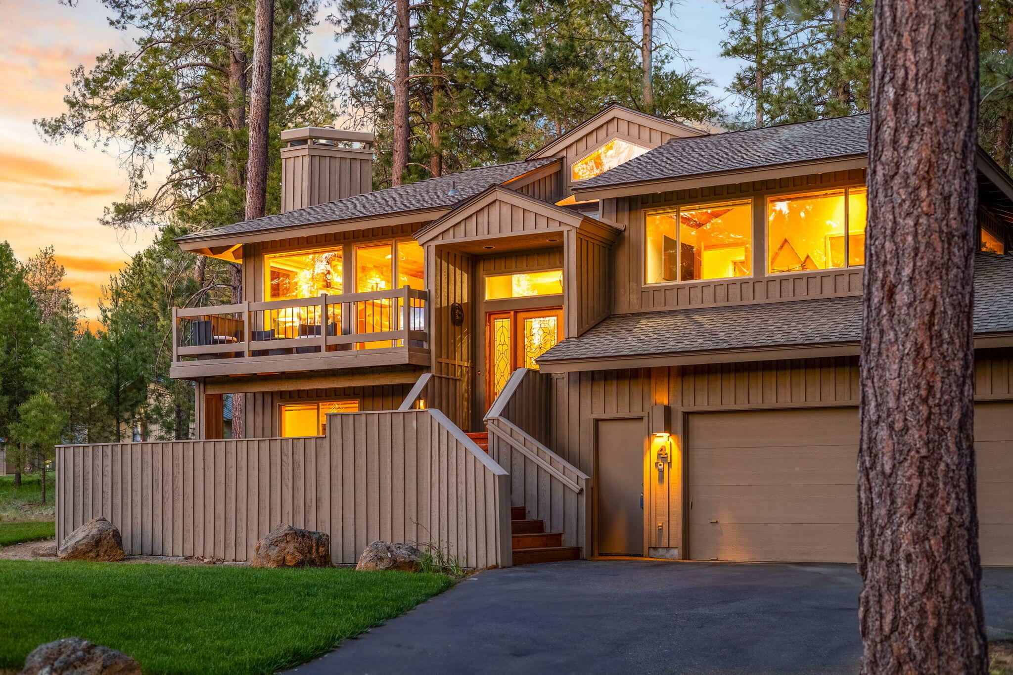 Property Photo: 17683 Broken Top Lane OR 97707