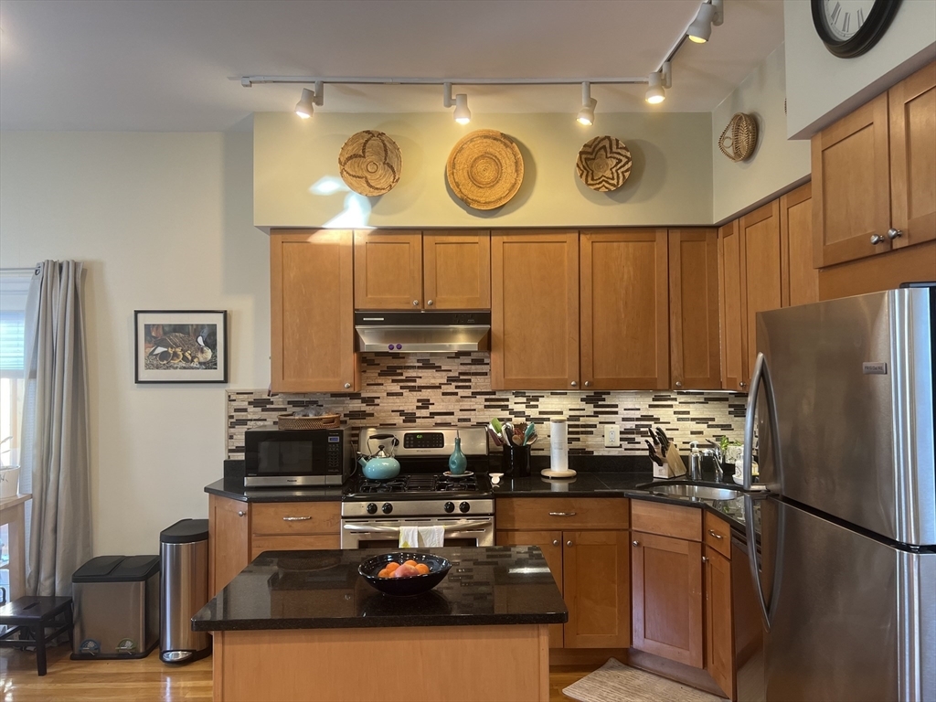 Property Photo:  54 Dartmouth St 3  MA 02145 