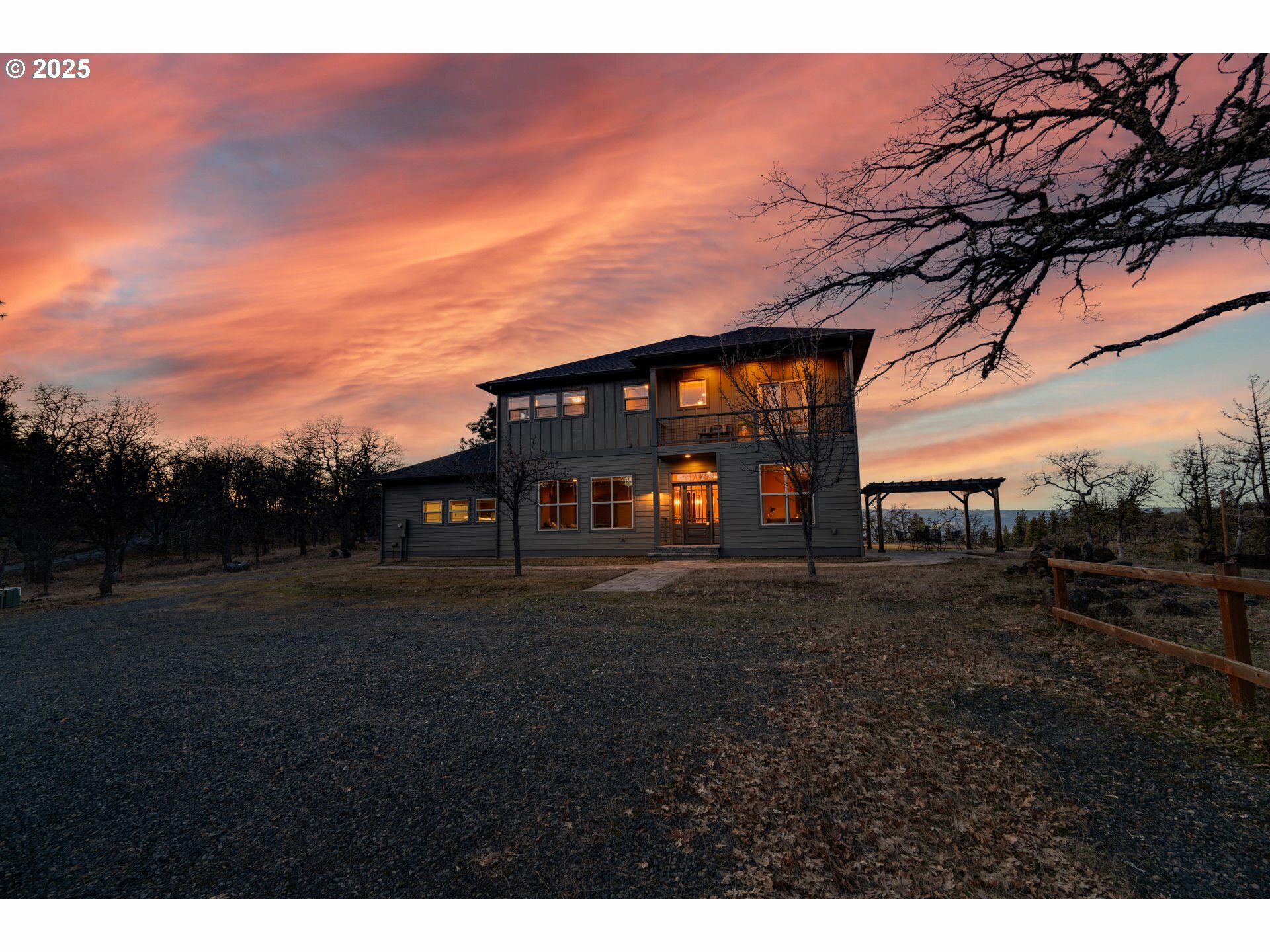 Property Photo: 2257 Dundas Way OR 97040
