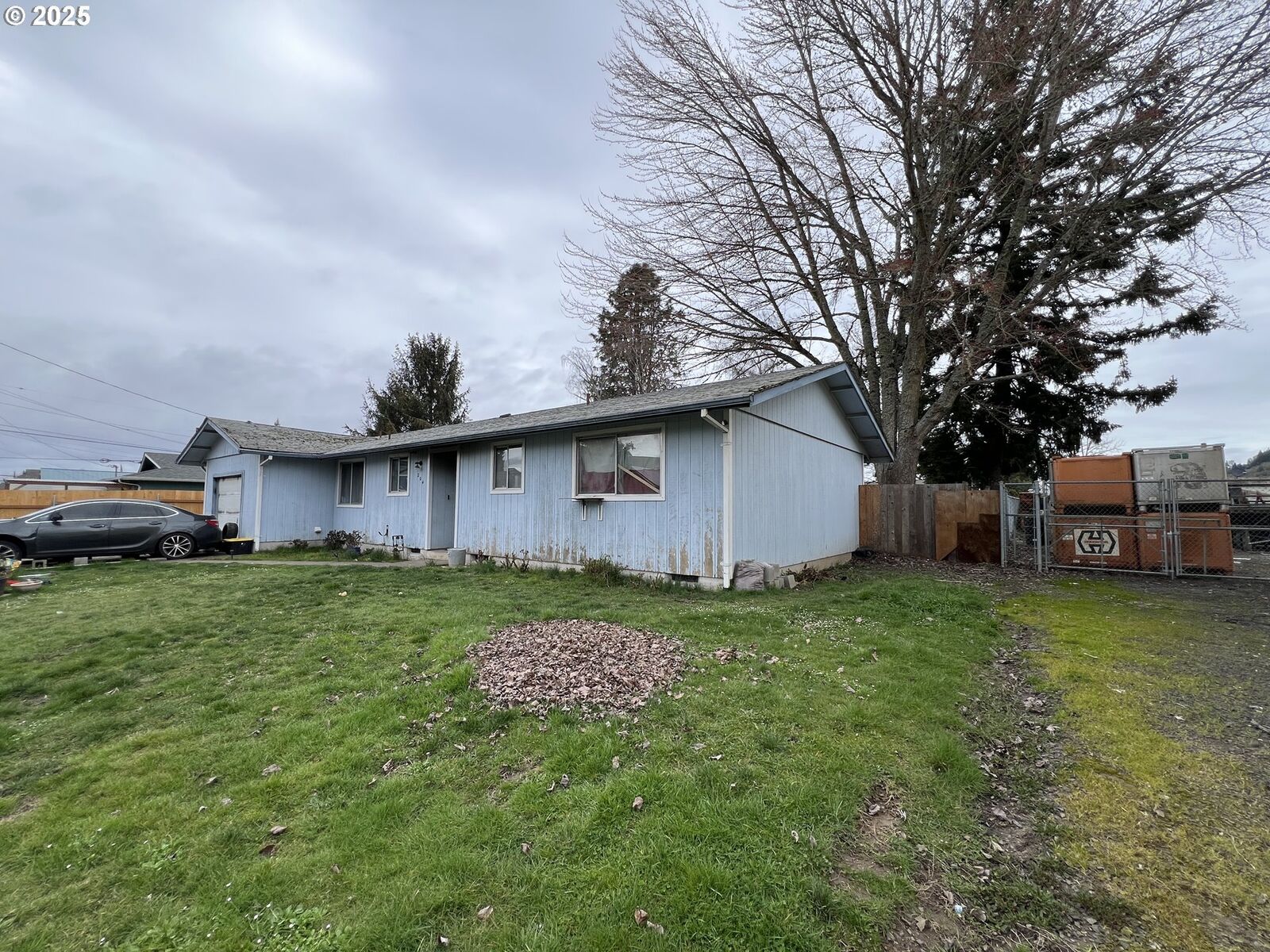 Property Photo: 204 Maddox Ave OR 97101
