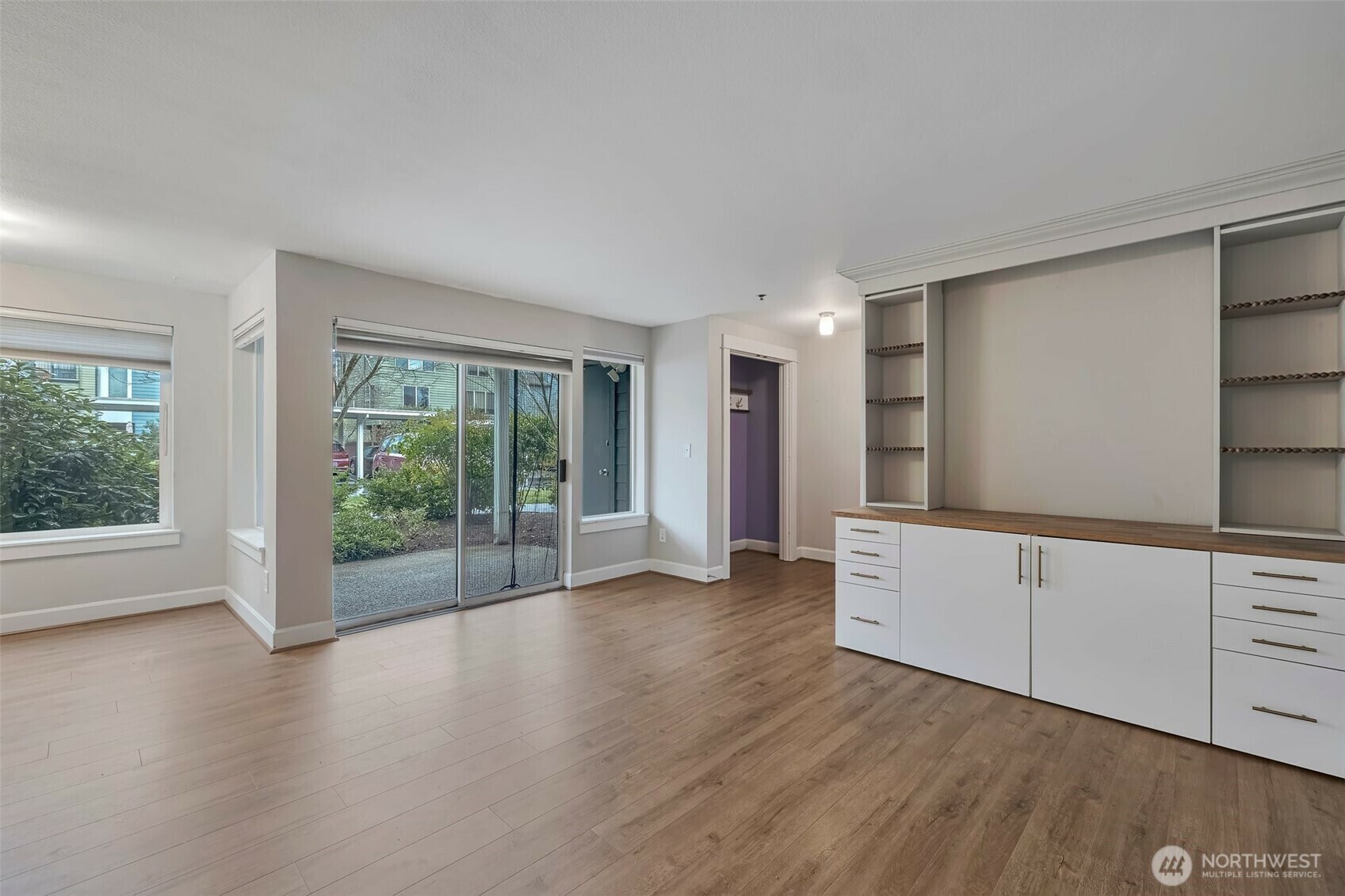 Property Photo: 300 N 130th Street 5106 WA 98133
