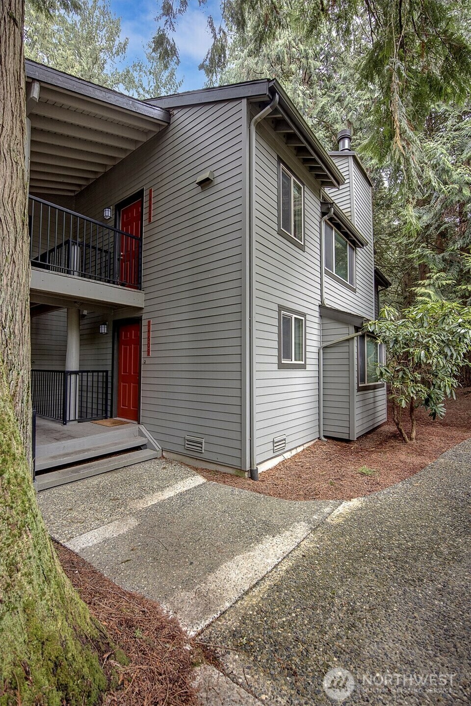 Property Photo:  14605 NE 81st Street D-19  WA 98052 