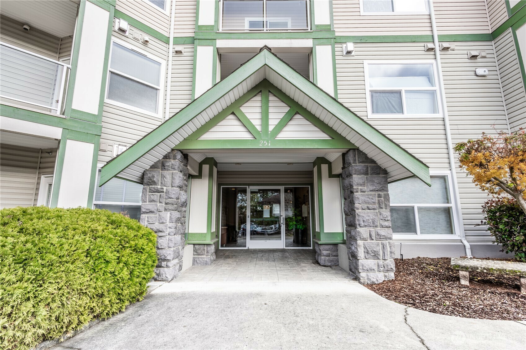Property Photo: 251 W Bakerview Road 306 WA 98226