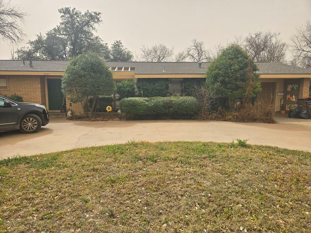 Property Photo: 2501 Oxford Ave TX 76904