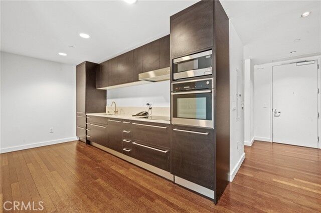 Property Photo:  6250 Hollywood Boulevard 4M  CA 90028 