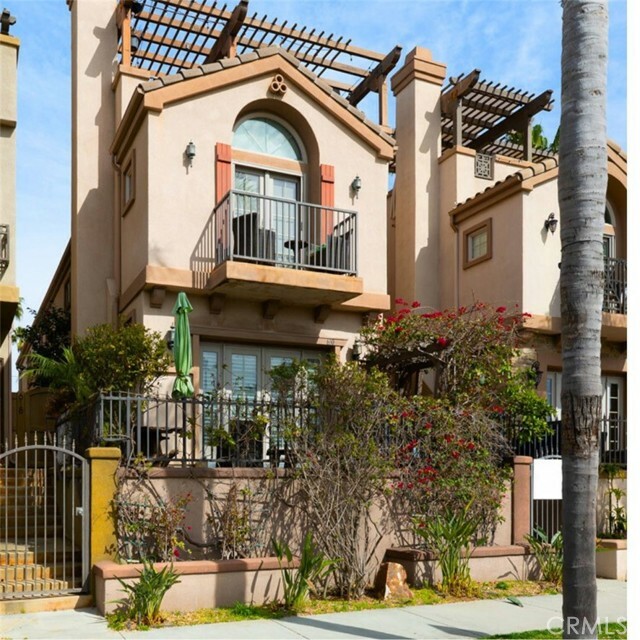 Property Photo: 610 N Tremont Street CA 92054