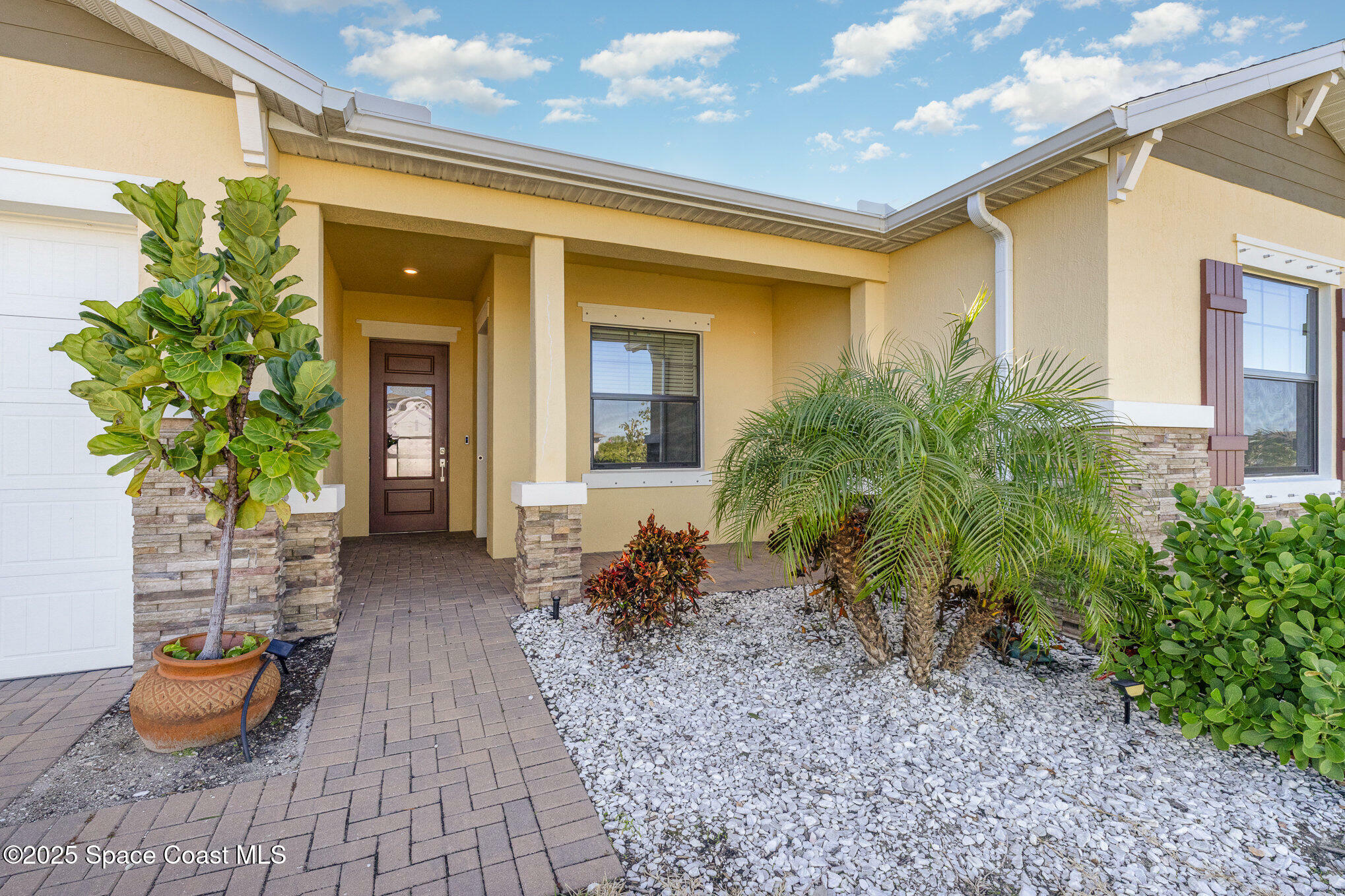 Property Photo: 1173 Great Belt Circle FL 32940
