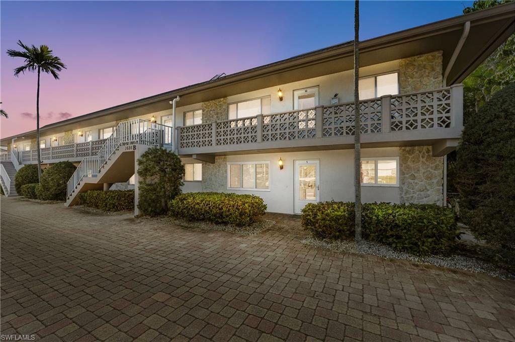 Property Photo: 1686 Blue Point Ave B5 FL 34102