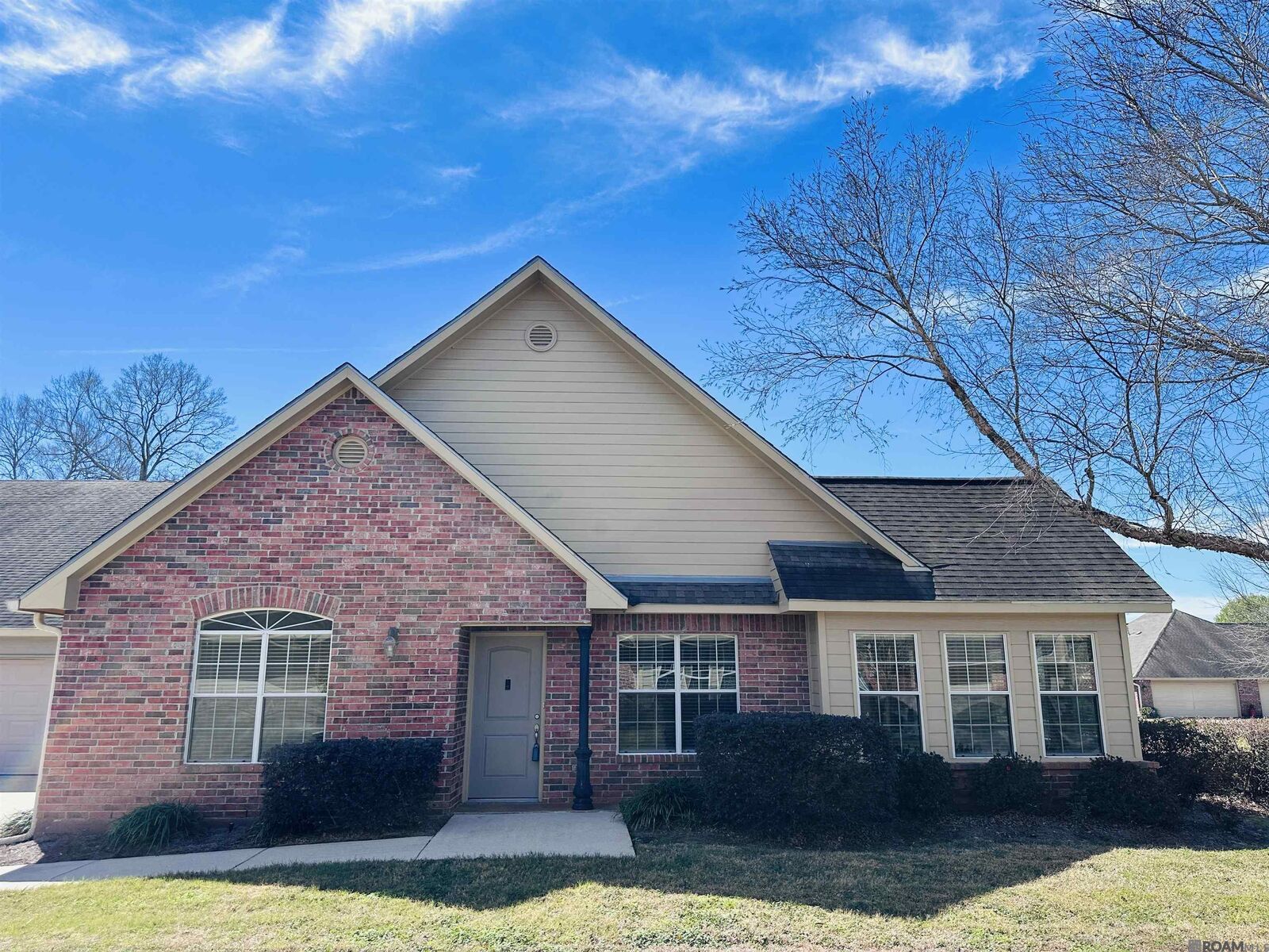Property Photo: 7111 Village Charmant #94 LA 70809
