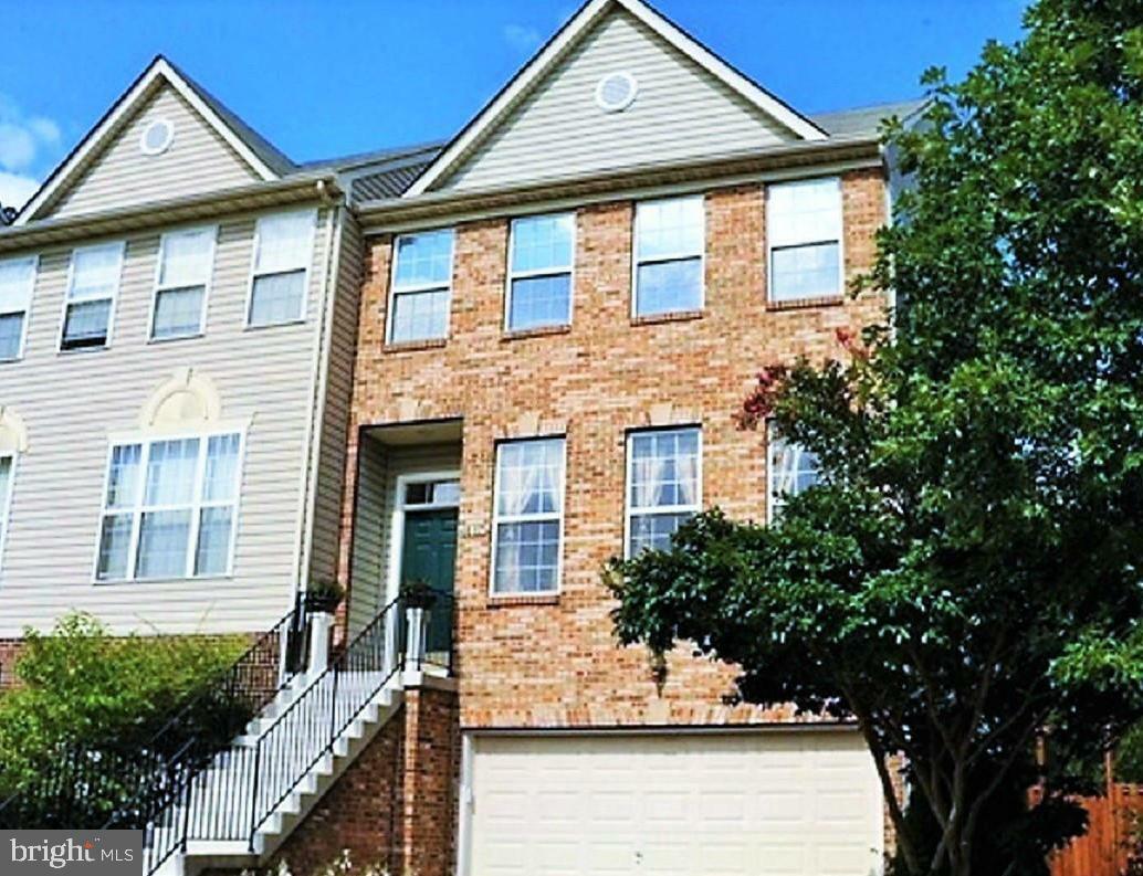 Property Photo: 6607 Creek Point Way VA 22315