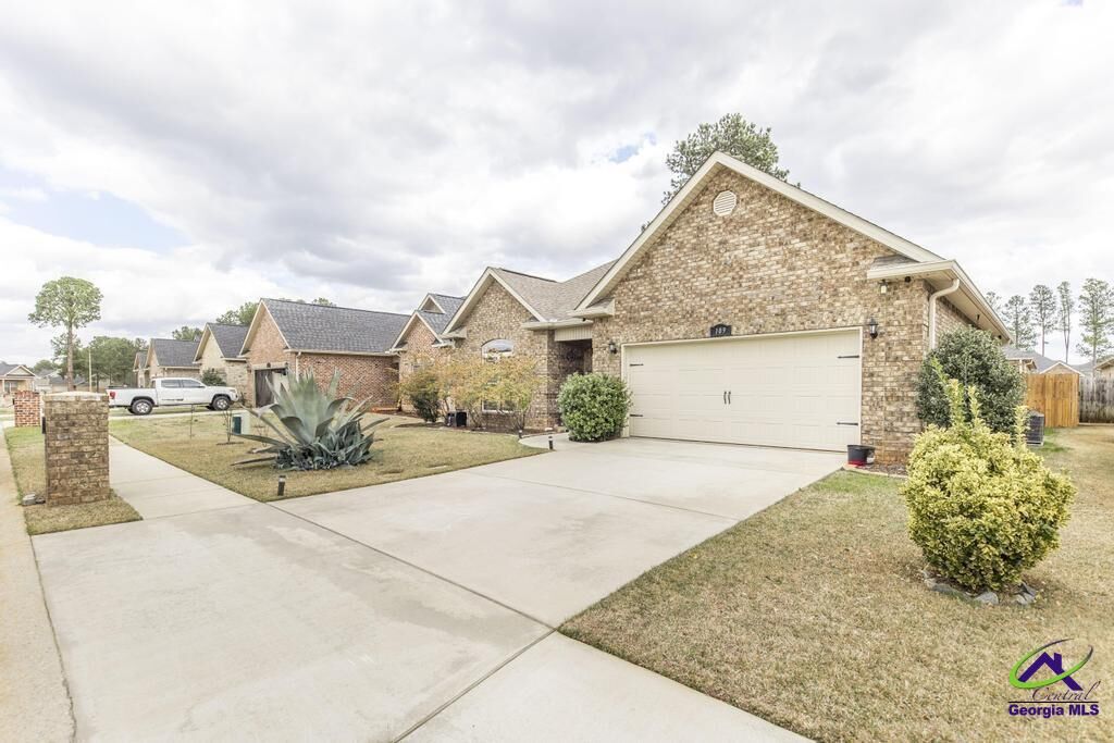 Property Photo:  109 Pilgrim Mill Trail  GA 31093 