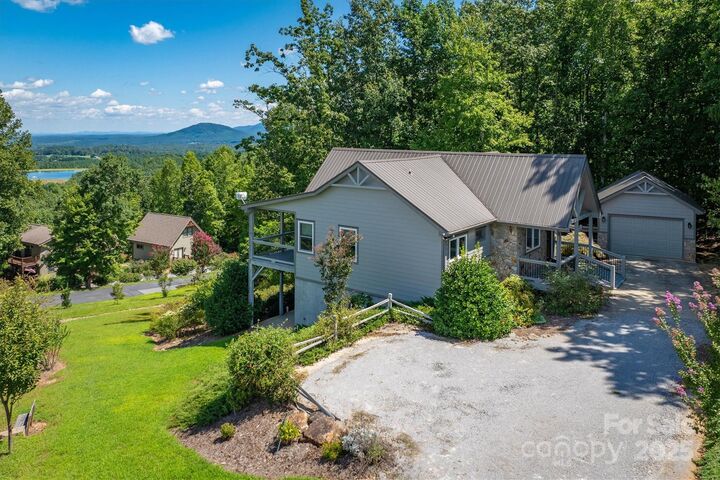2262 Grandview Peaks Drive  Nebo NC 28761 photo