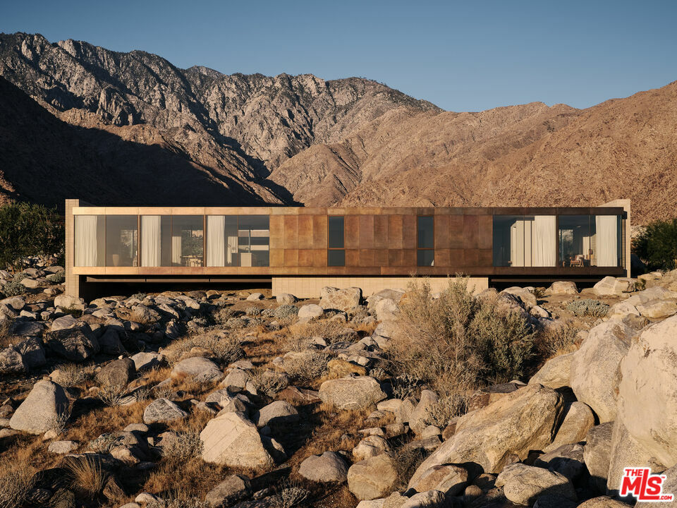 Property Photo: 2212 Winter Sun Dr CA 92262