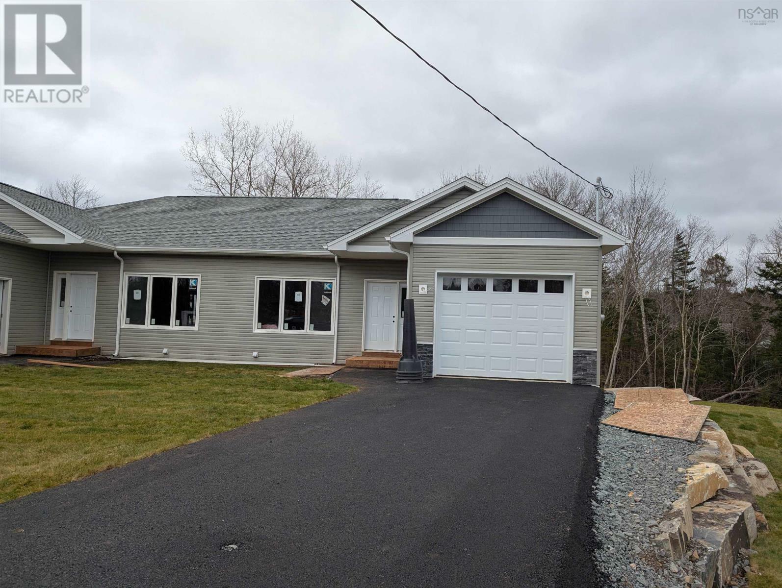 Property Photo: 40 Shadebush Walk 34 NS B4E 0X8