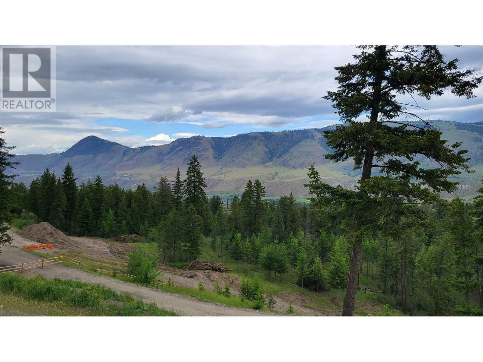 Photo de la propriété:  3100 Kicking Horse Drive Lot 22  BC V2E 0B8 