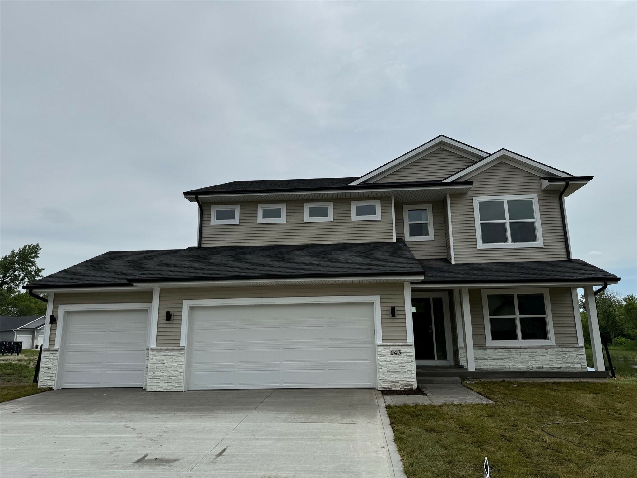 Property Photo: 143 10th Avenue NE IA 50009