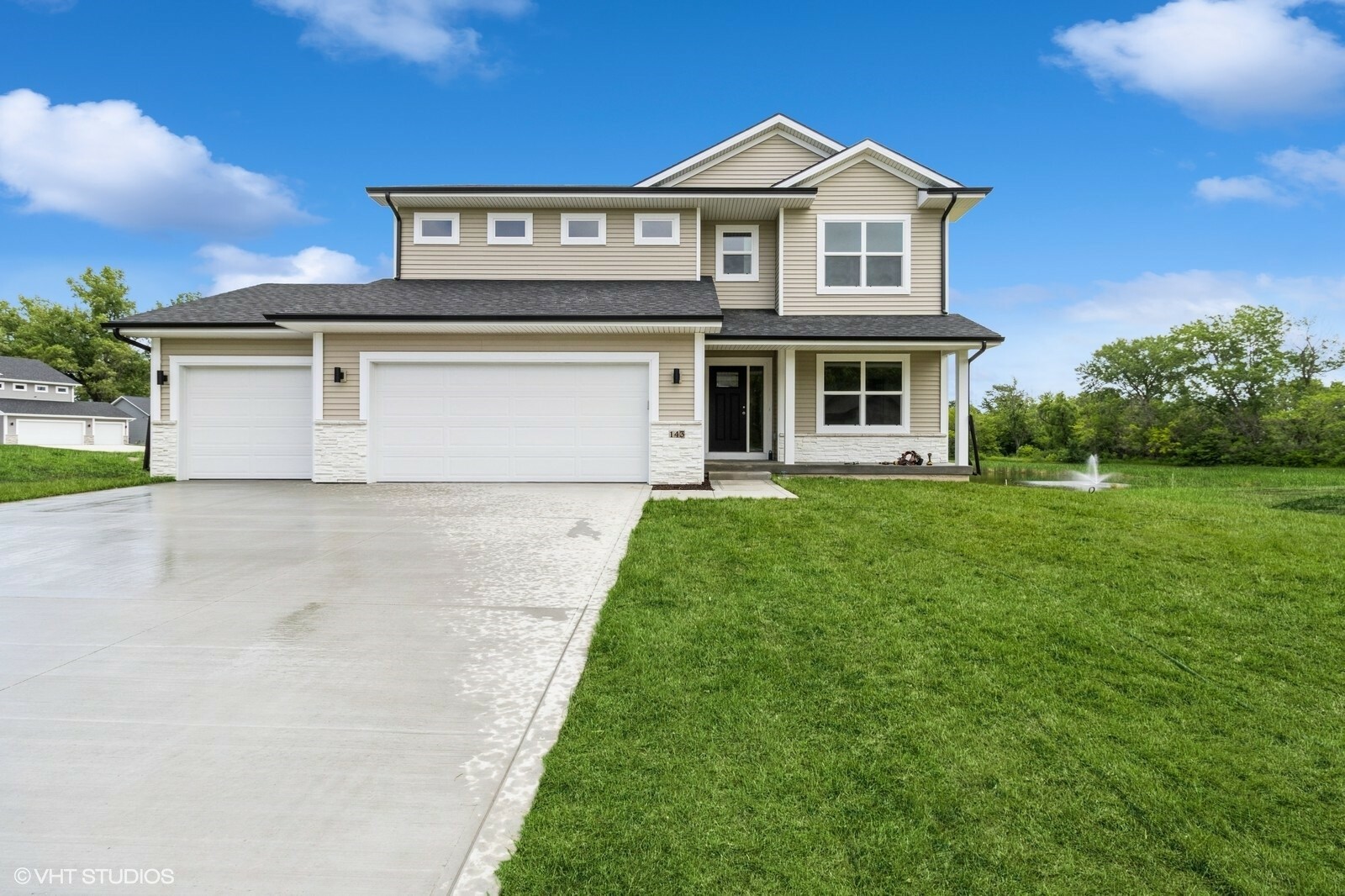 Property Photo: 143 10th Avenue NE IA 50009