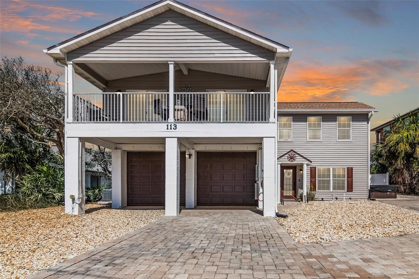 Property Photo: 113 Avalon Drive FL 32176