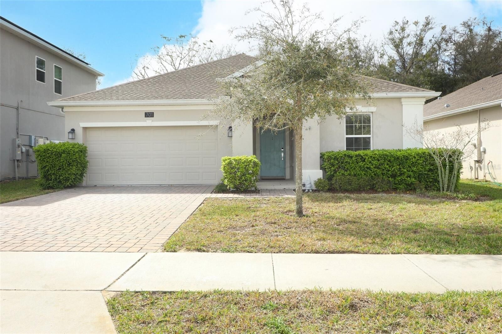Property Photo: 701 Bonsai St FL 32703
