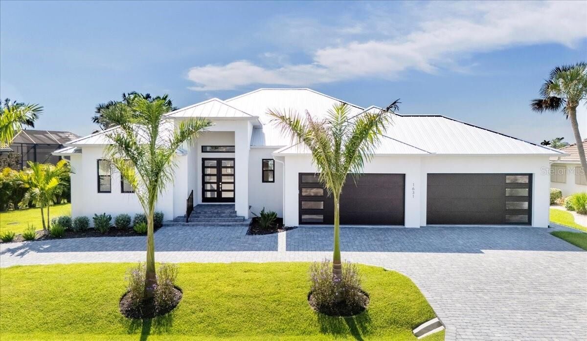 Property Photo:  1631 Casey Key Drive  FL 33950 