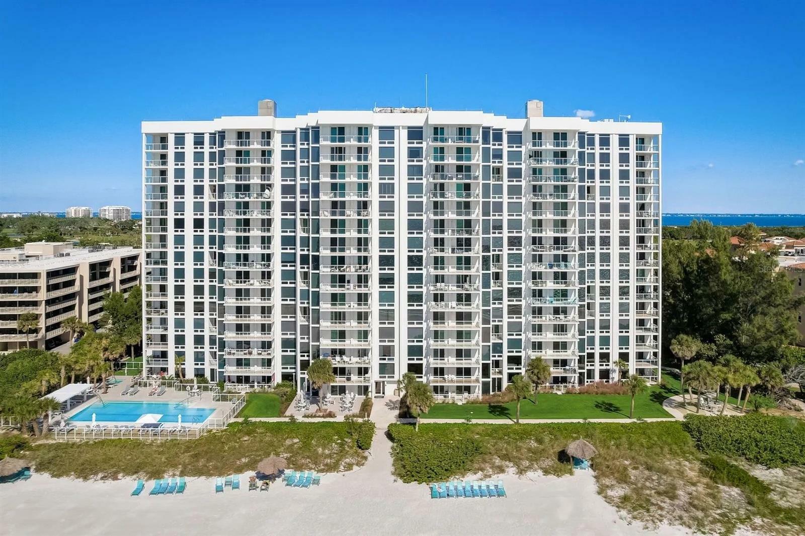 Property Photo: 2425 Gulf Of Mexico Drive 3E FL 34228