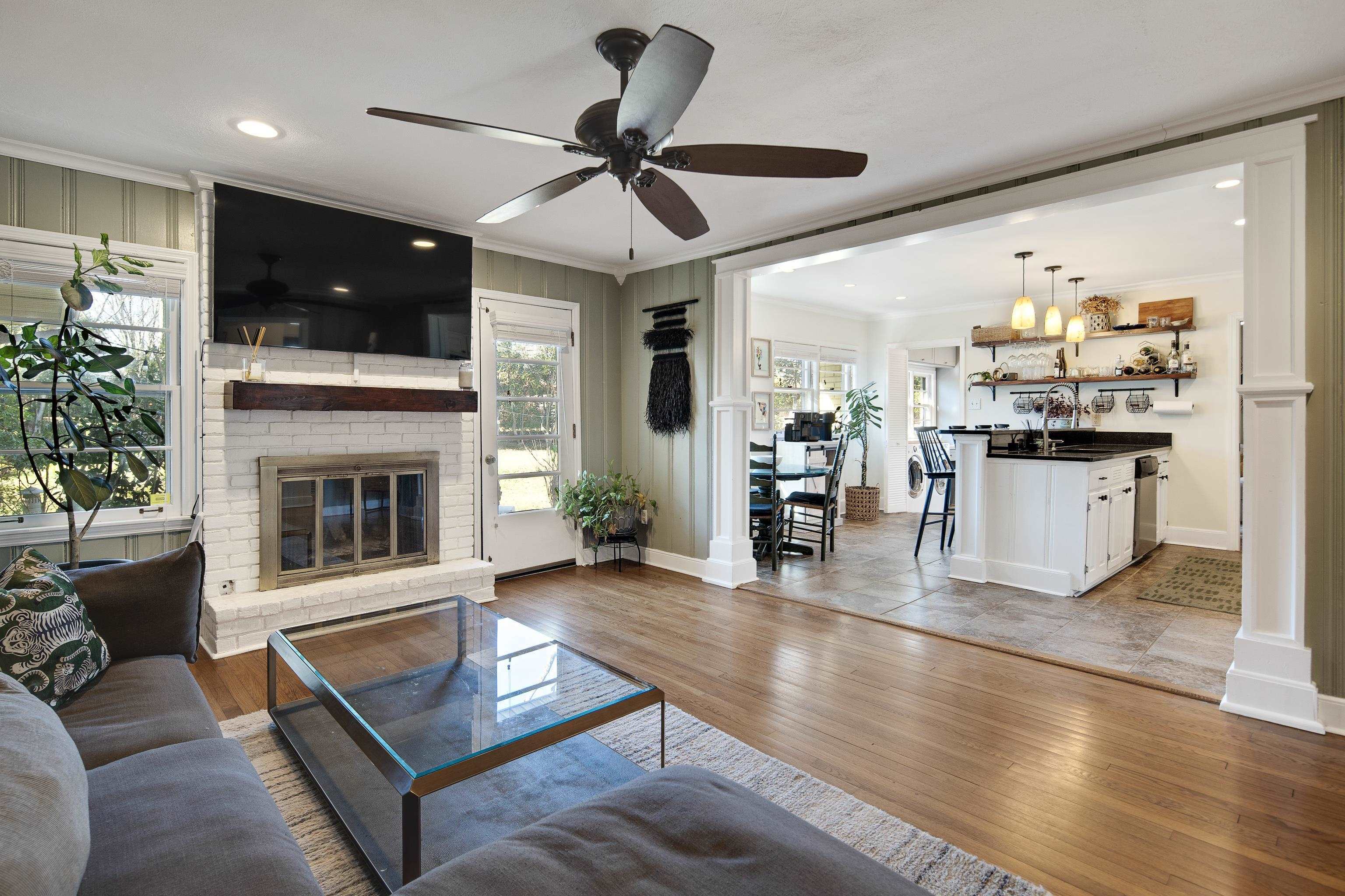 Property Photo: 4260 Waymar Dr TN 38117