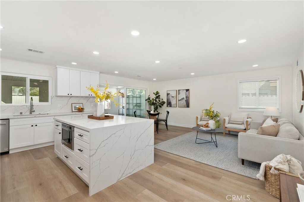 Property Photo: 10401 Whirlaway Street CA 90630
