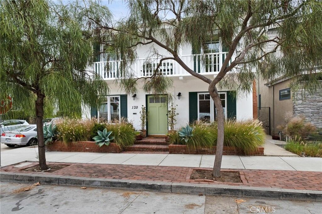 Property Photo: 120 Morningside Drive CA 90266