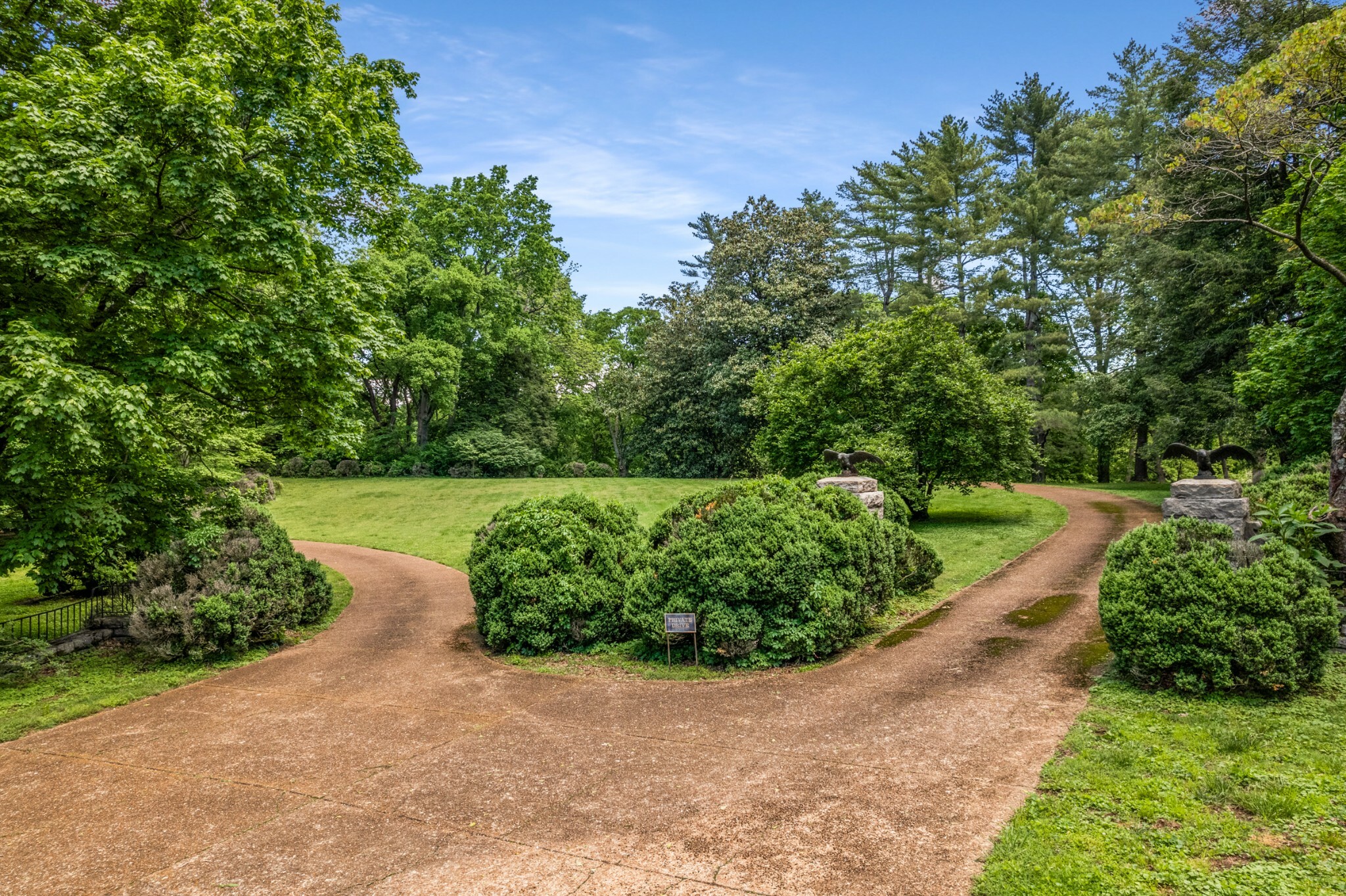 Property Photo: 104 Lynnwood Blvd TN 37205