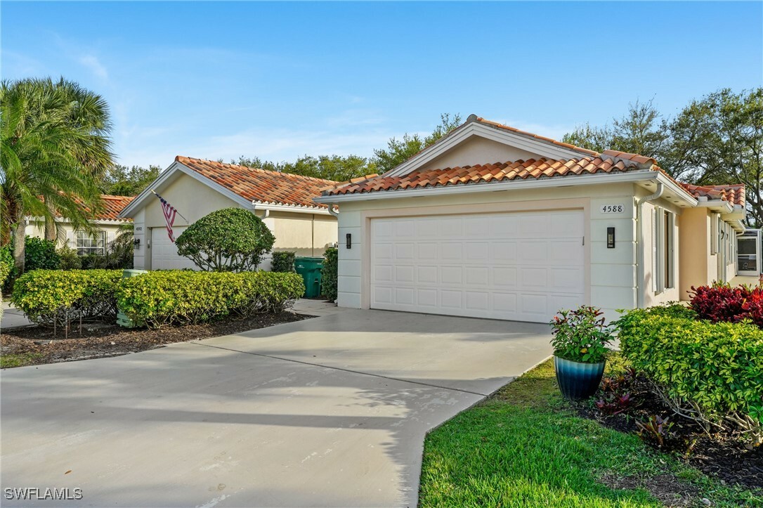 Property Photo:  4588 Pasadena Court  FL 34109 