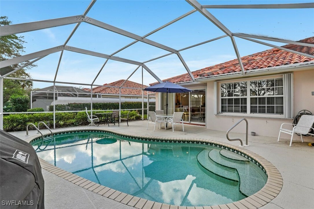 Property Photo: 4588 Pasadena Court FL 34109
