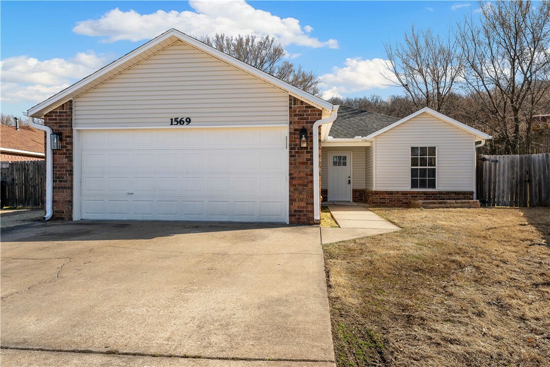 Property Photo:  1569 Moody Lane  AR 72764 