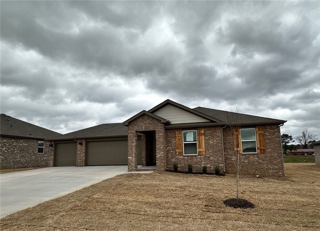 Property Photo:  1071 Vista Avenue  AR 72753 