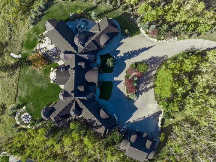 Photo de la propriété:  242249 Westbluff Road  AB T3Z 3P2