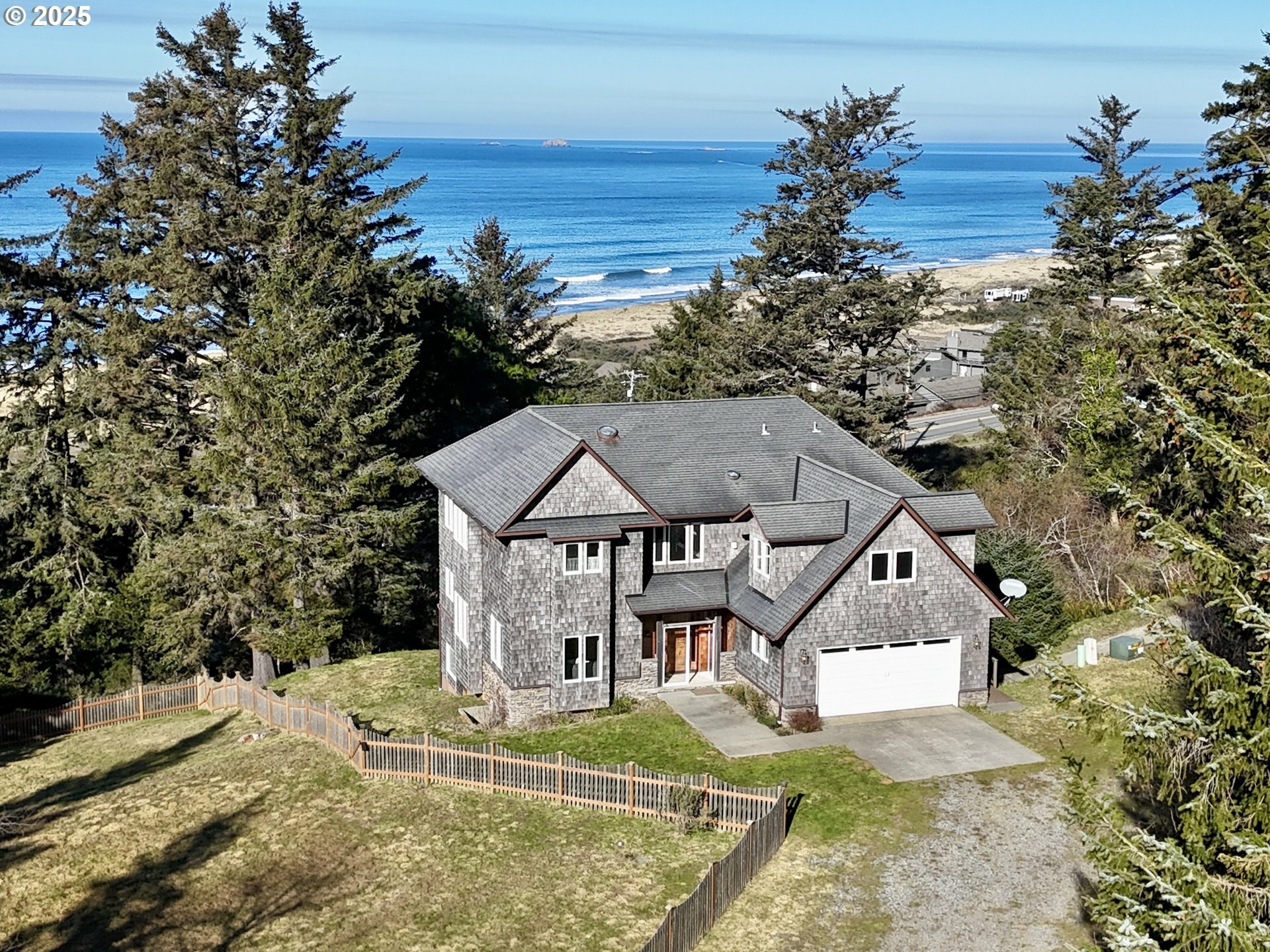 Property Photo: 95030 Pacific Vista Dr OR 97444